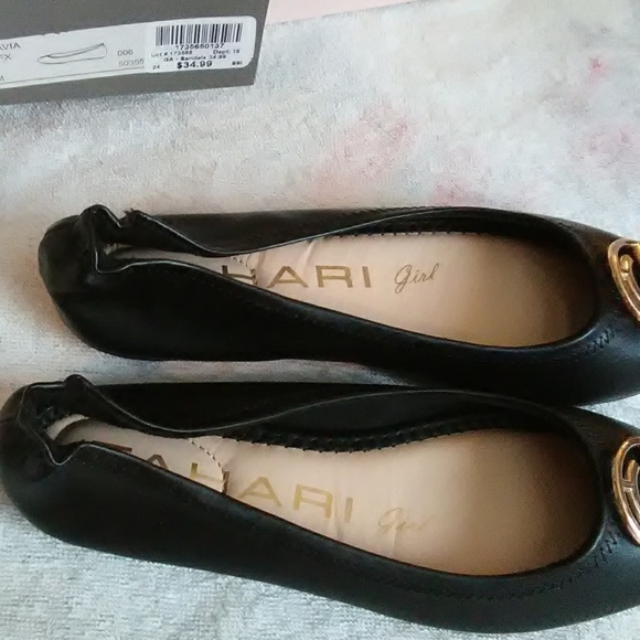 Shoes - Picture 2 of 3